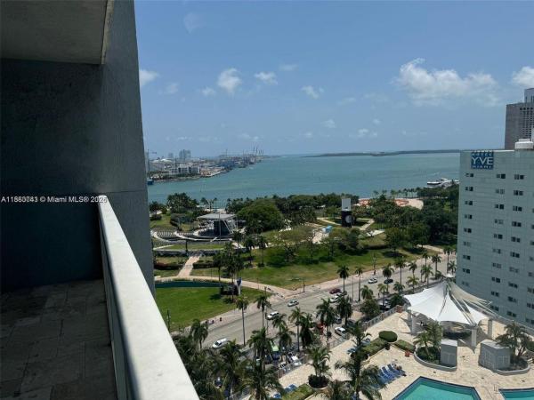 244 BISCAYNE BLVD #1807, MIAMI, FL 33132