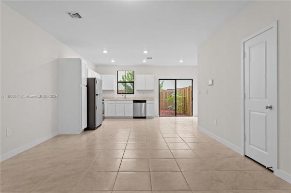 MIAMI LAND AND DEVELOPMEN