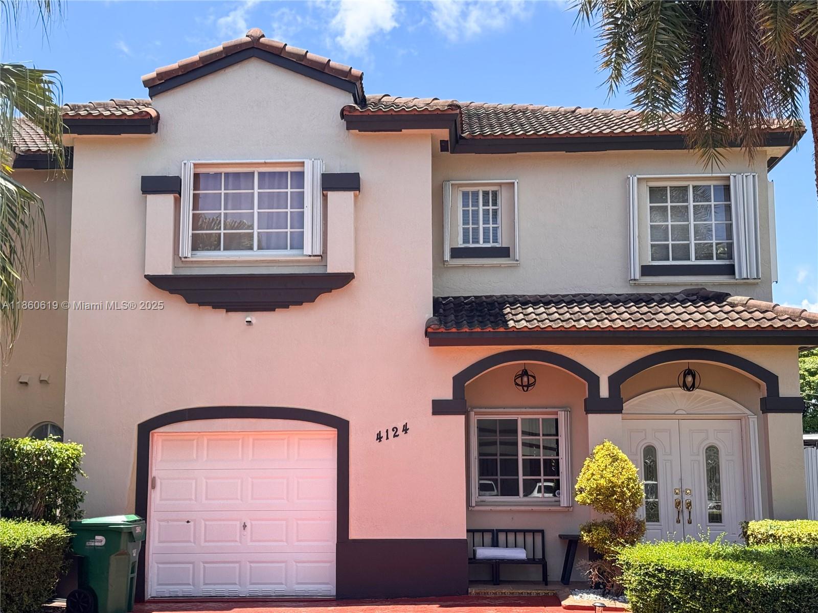 ENCLAVE AT WESTCHESTER - фото