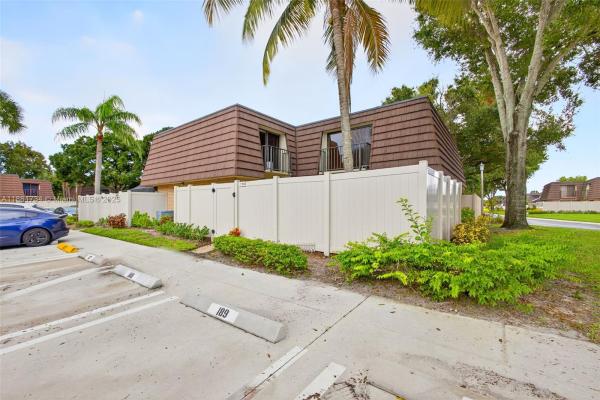 HERITAGE VILLAGE OF P B L