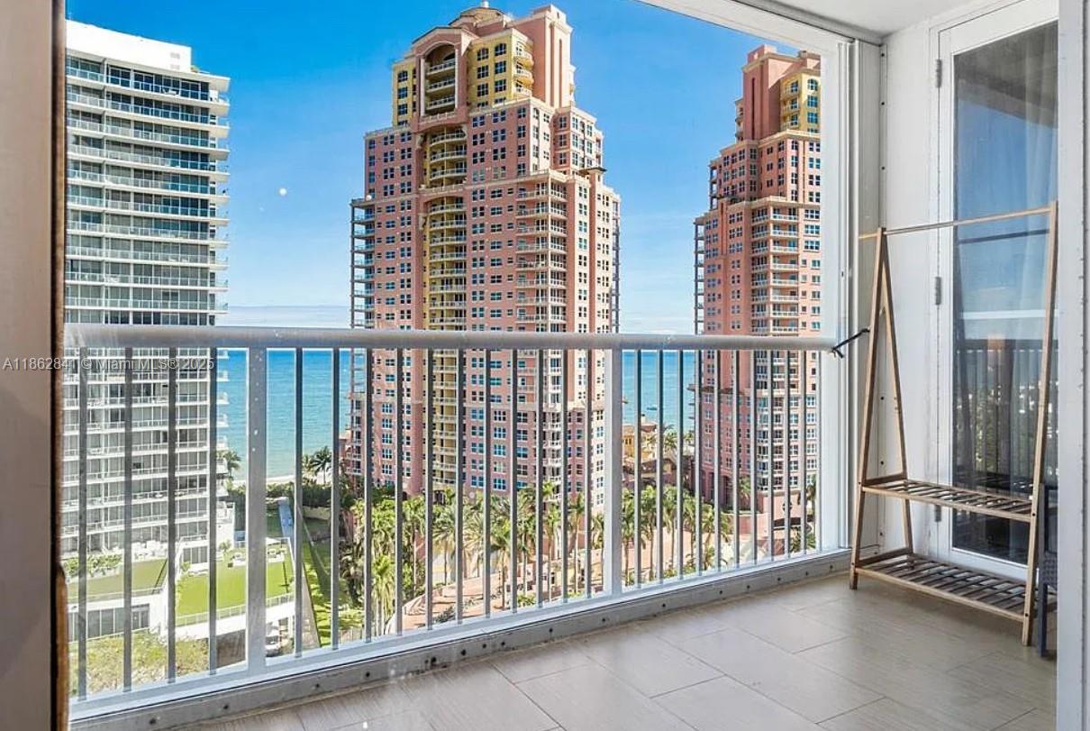 WHITE EGRET CONDO - фото