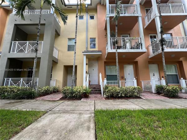 VILLAGE AT SAILBOAT BEND