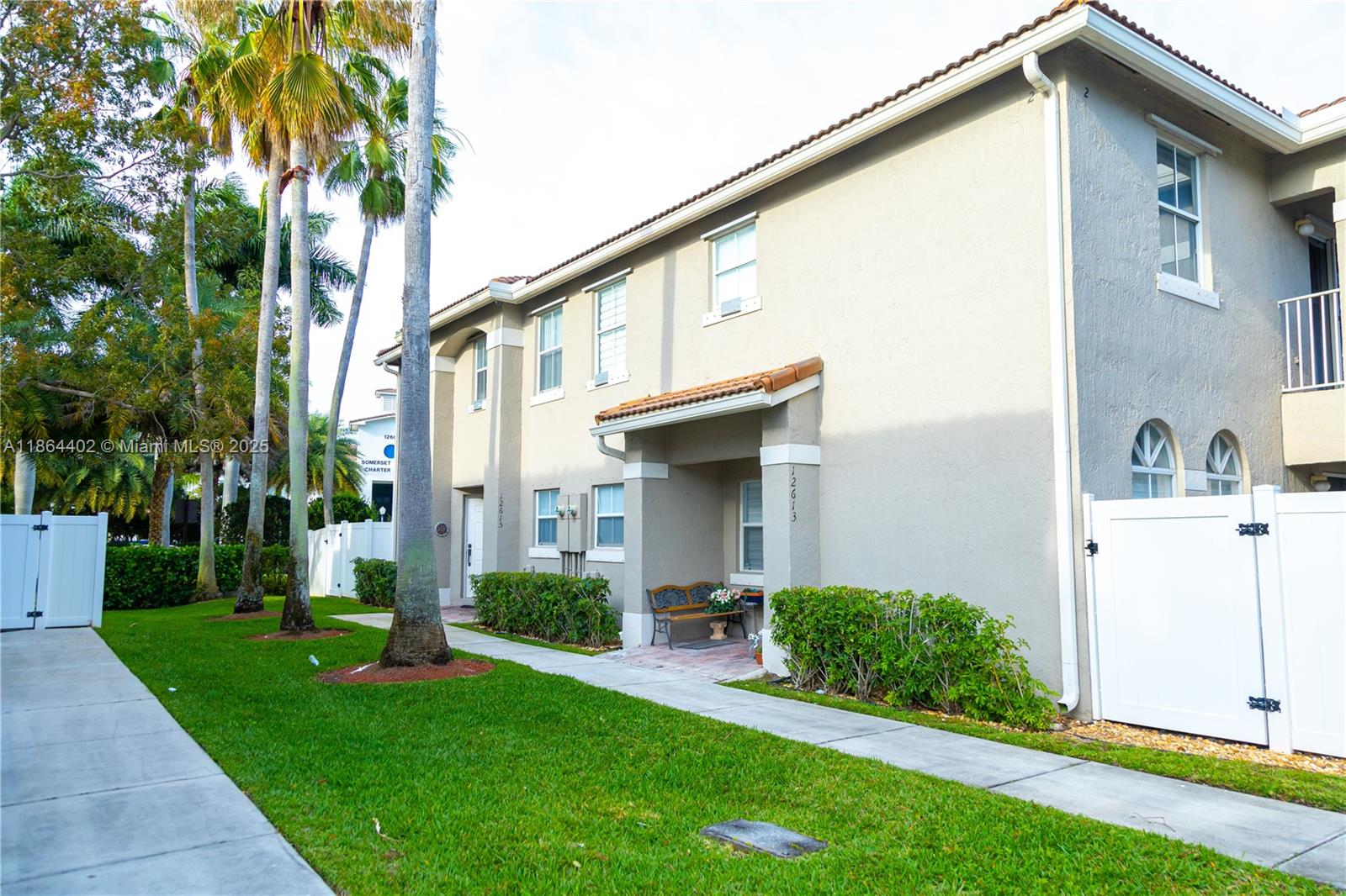 SOMERSET FOUR REPLAT - фото