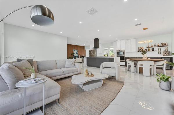 HOLLYWOOD HOMESITES HIGH