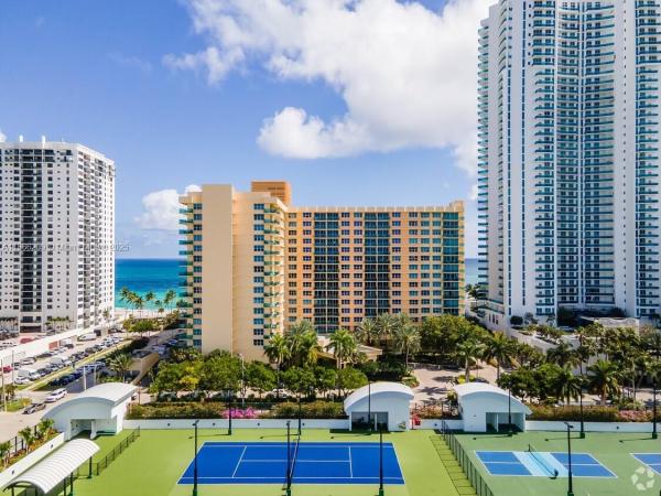 2501 S OCEAN DR #438, HOLLYWOOD, FL 33019