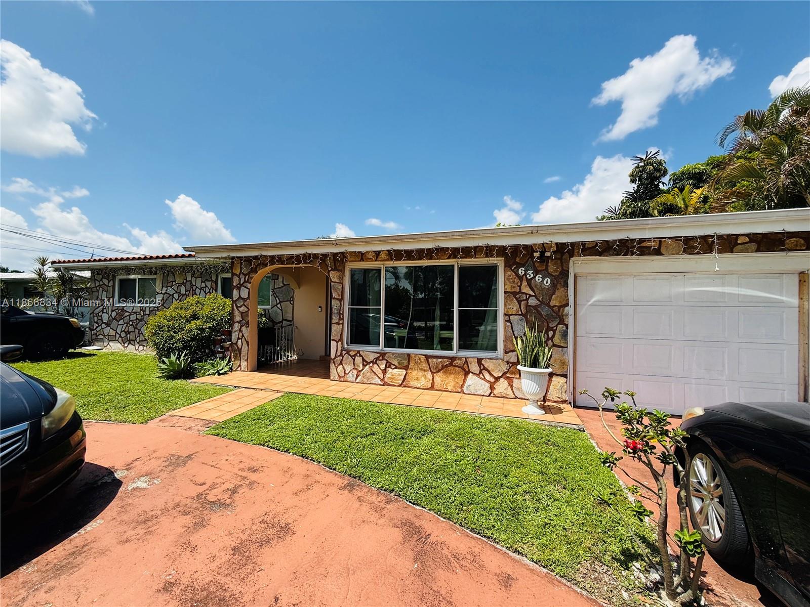 LAKE LAURENCE EST 1ST ADD - фото