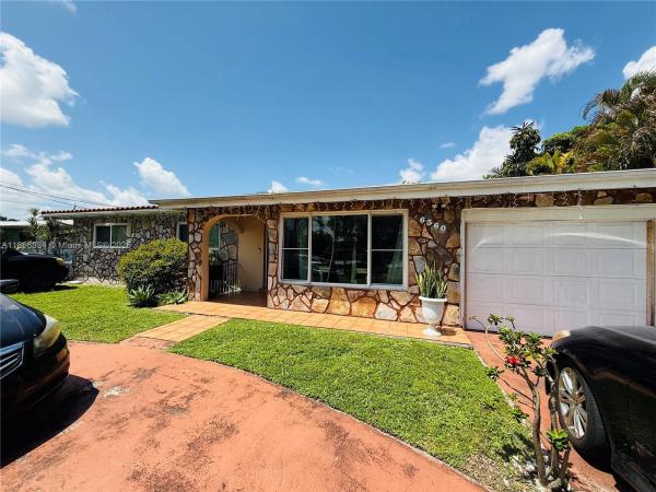 LAKE LAURENCE EST 1ST ADD