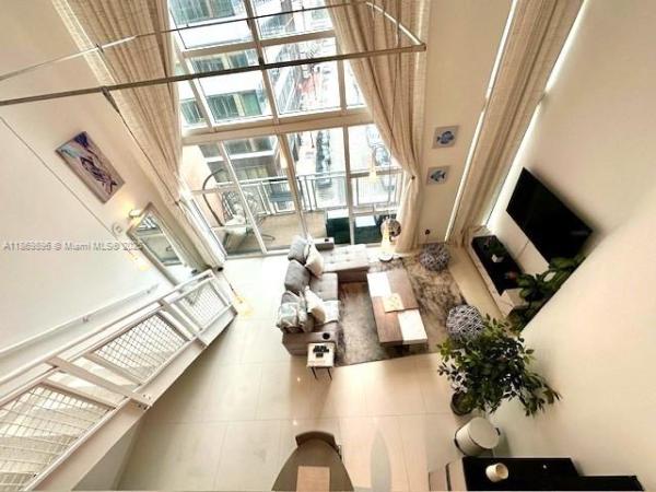 253 NE 2ND ST #421, MIAMI, FL 33132