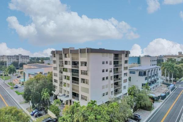 9300 HARBOR TERRACE CONDO