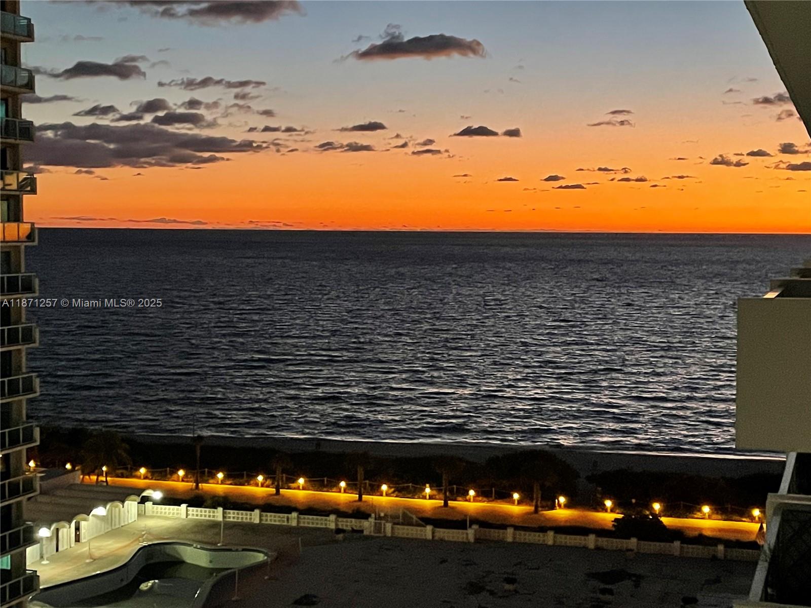 THE AMETHYST CONDO - фото