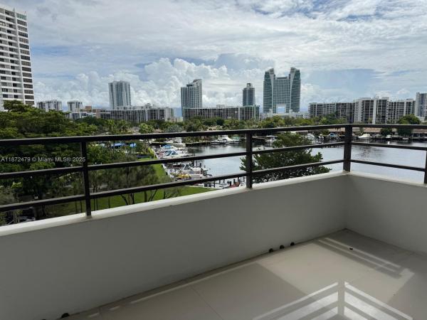 500 THREE ISLANDS BLVD #223, HALLANDALE BEACH, FL 33009