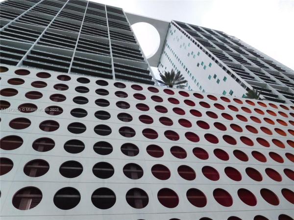 500 BRICKELL WEST CONDO