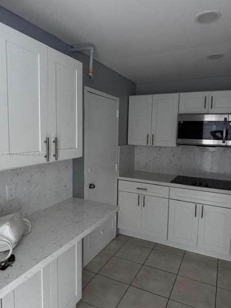 400 KINGS POINT DR #525, SUNNY ISLES BEACH, FL 33160