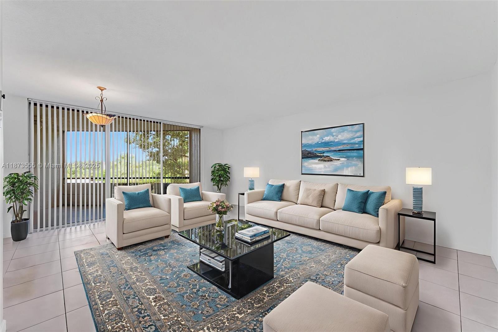 LE CHATEAU CONDO - фото