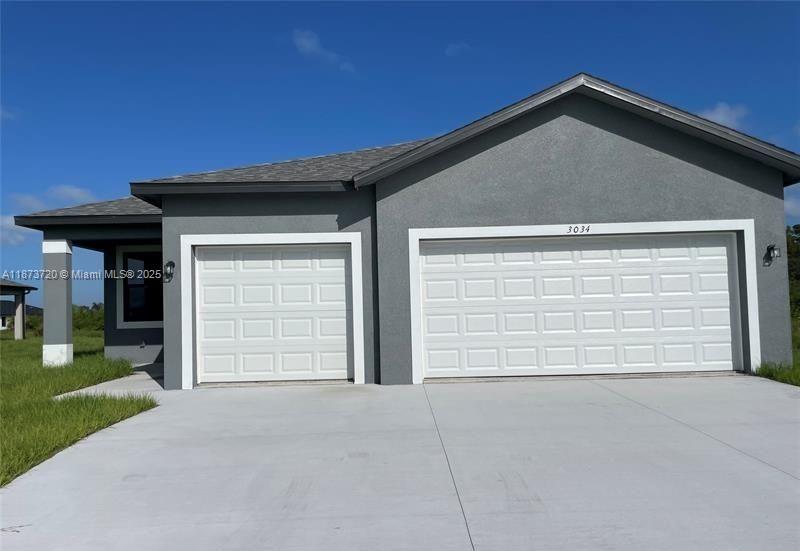 Single Family - фото