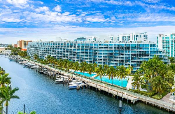 2950 NE 188TH ST #302, AVENTURA, FL 33180