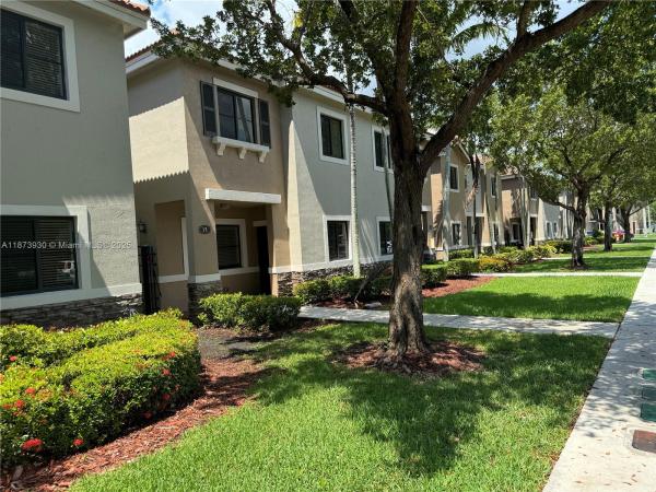 THE COURTS AT BAYSHORE I