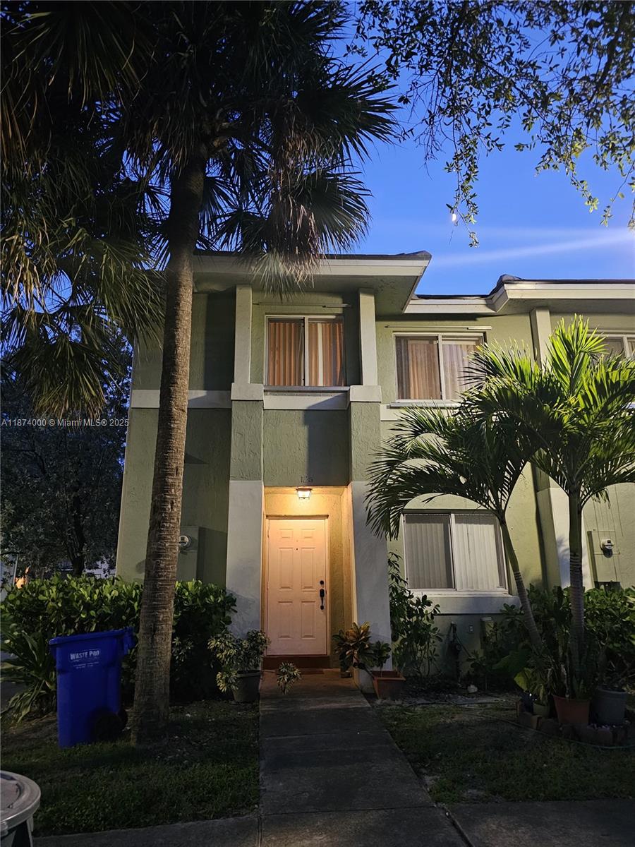 HIDDEN COURT TOWNHOMES - фото