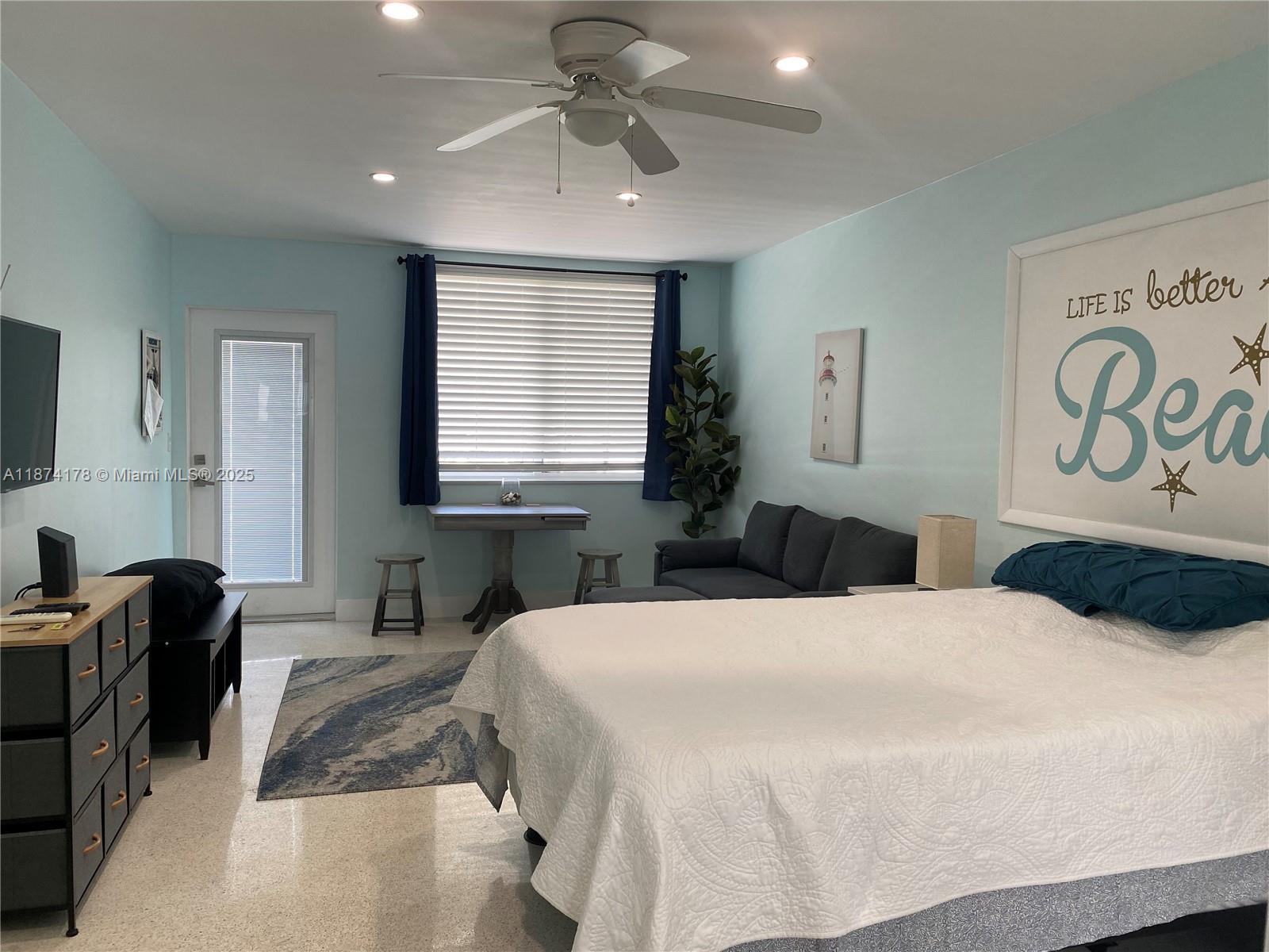 FRENCH LEAVE WEST CONDO - фото