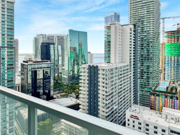 THE AXIS ON BRICKELL II C
