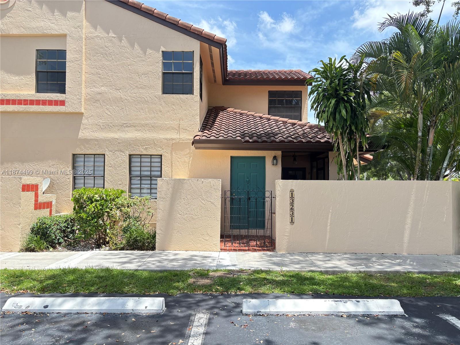 CROSSINGS - фото