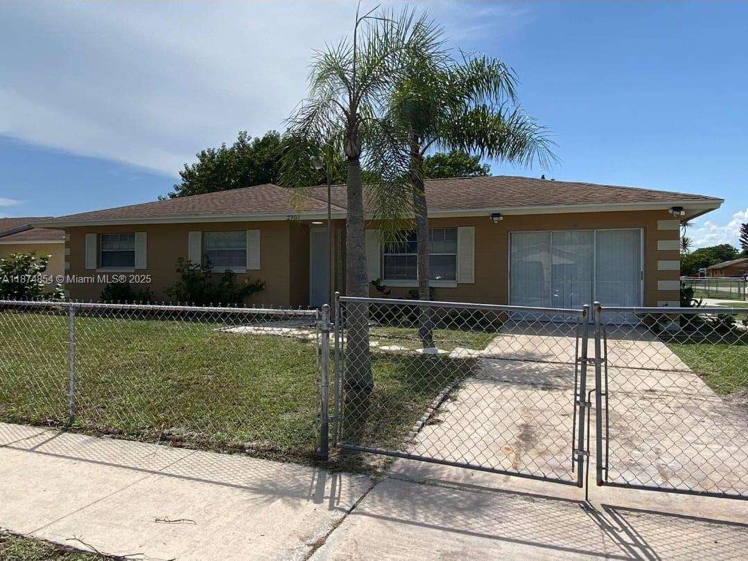 SHERATON PLAZA UNIT 3 REP - фото