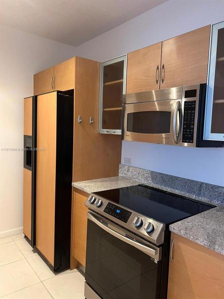 2775 NE 187TH ST #310, AVENTURA, FL 33180