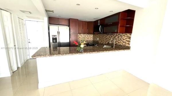 100 BAYVIEW DR #1230, SUNNY ISLES BEACH, FL 33160