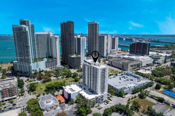 1800 BISCAYNE PLAZA CONDO