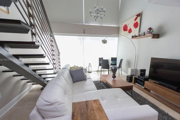 BRICKELL ON THE RIVER S T