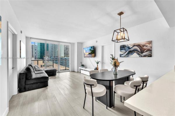 500 BRICKELL AVE #1605, MIAMI, FL 33131