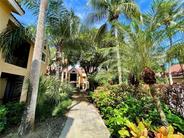 BISCAYNE BEACH CLUB CONDO