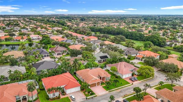 PASADENA AT PEMBROKE SHOR