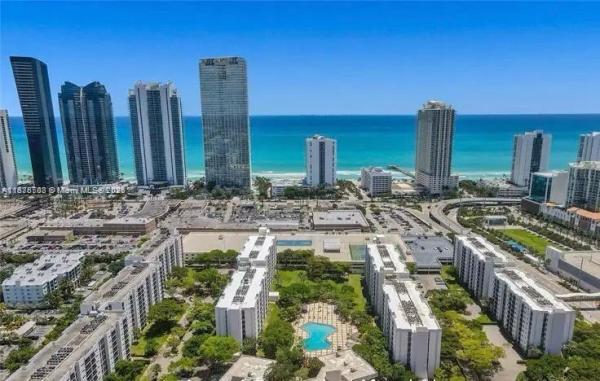17011 N BAY RD #805, SUNNY ISLES BEACH, FL 33160