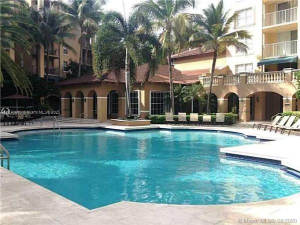 19501 E COUNTRY CLUB DR #104, AVENTURA, FL 33180