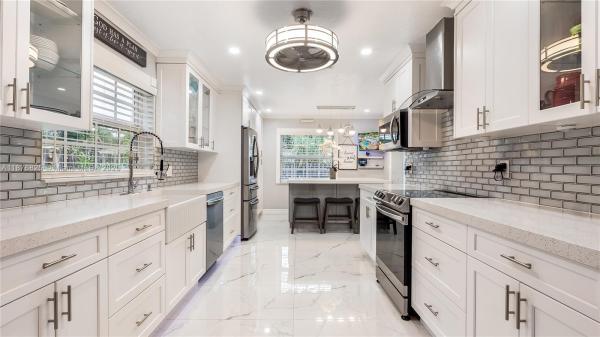 KIMBERLY VILLAGE SECTION