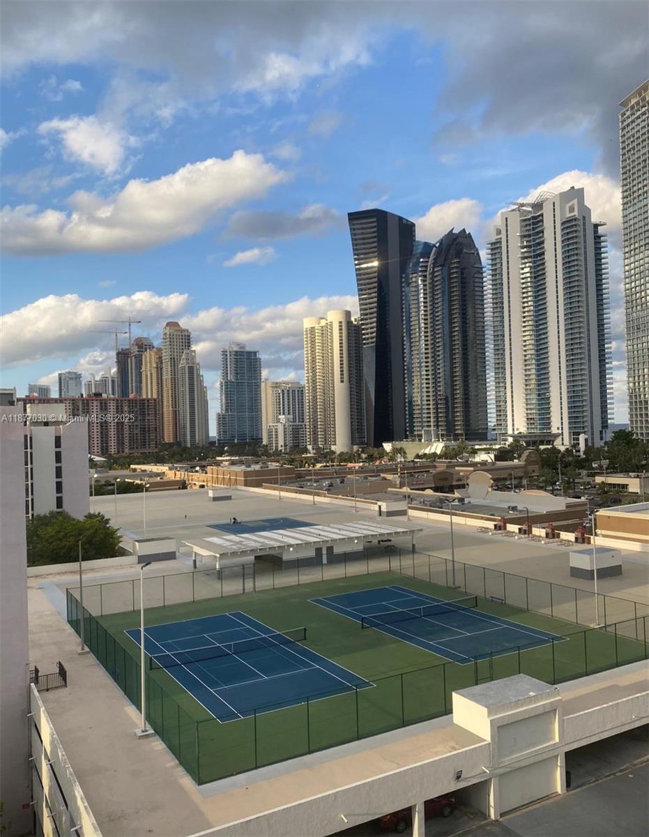 PLAZA OF AMERICAS CONDO P - фото