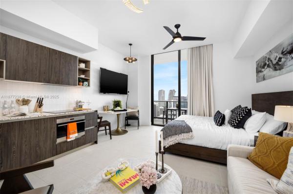 NATIIVO / GALE RESIDENCES