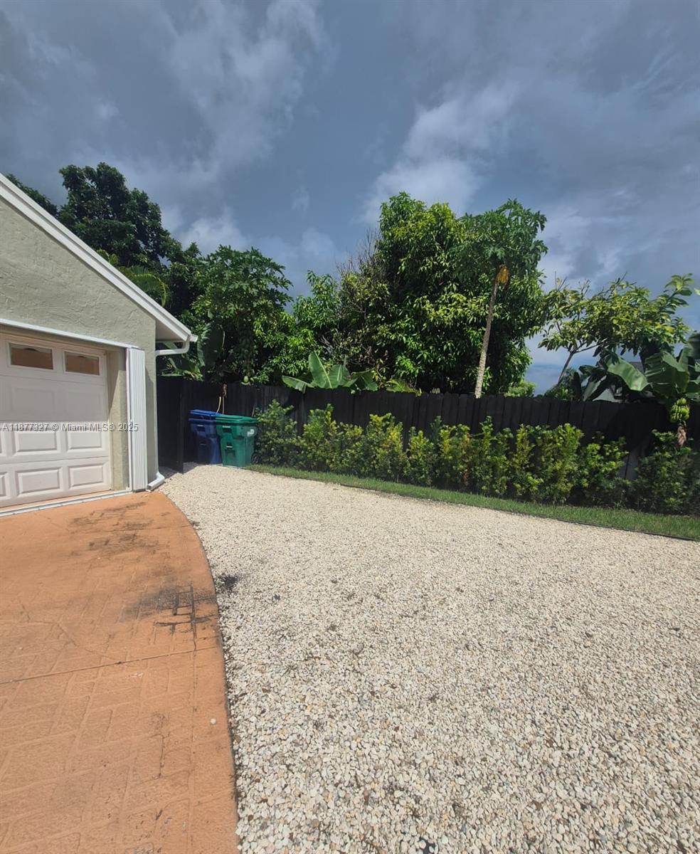 HARRIEL ESTATES - фото