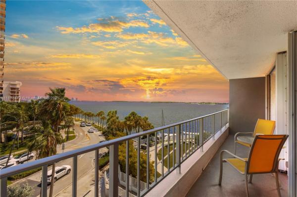 Brickell Harbour Condo