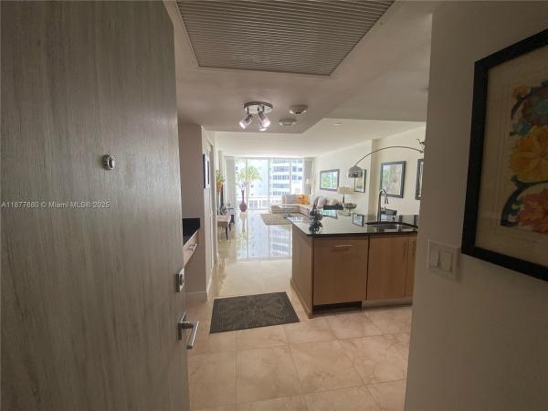 10275 COLLINS AVE #215, BAL HARBOUR, FL 33154