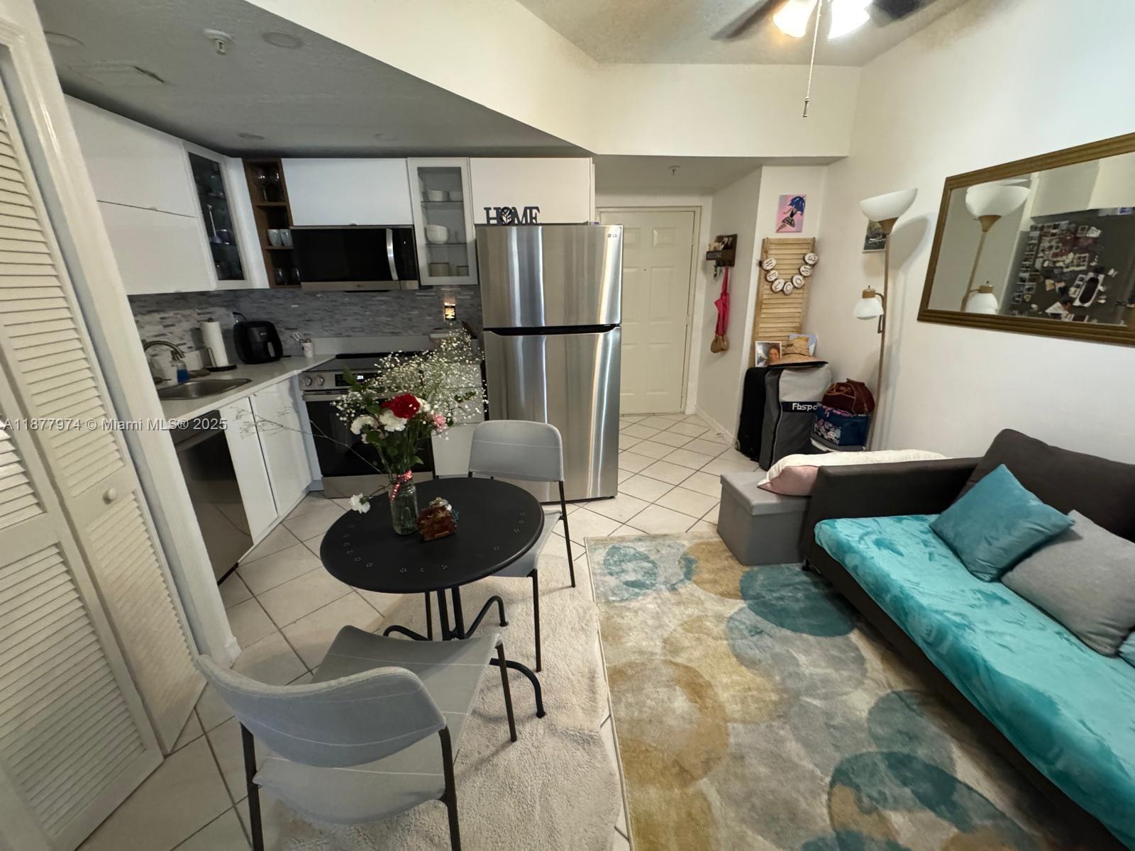 GROVE PALMS II CONDO - фото