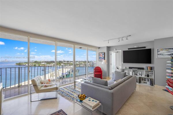 THE GRANDVIEW PALACE COND