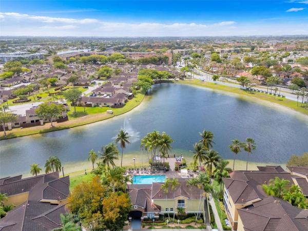 VILLA HOMES AT THE MOORS