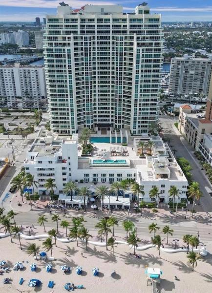 Las Olas Beach Club