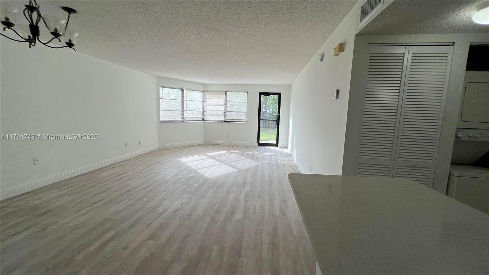 LAKEVIEW OF THE CALF CLUB - фото