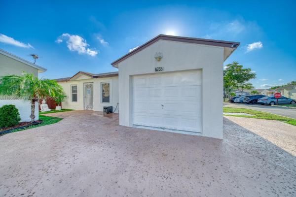 COUNTRY LAKE HOMES 2ND AD