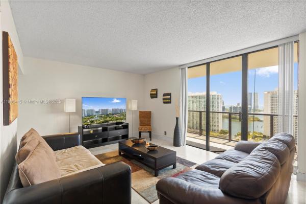 TOWER AT BISCAYNE COVE