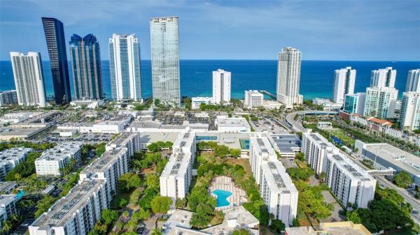 16919 N BAY RD #521, SUNNY ISLES BEACH, FL 33160