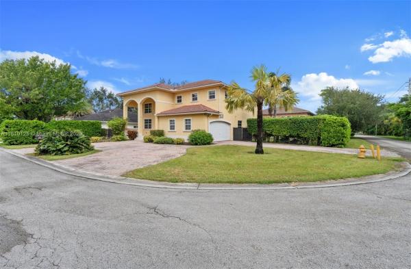 IN THE PINES FIRST ADDITI